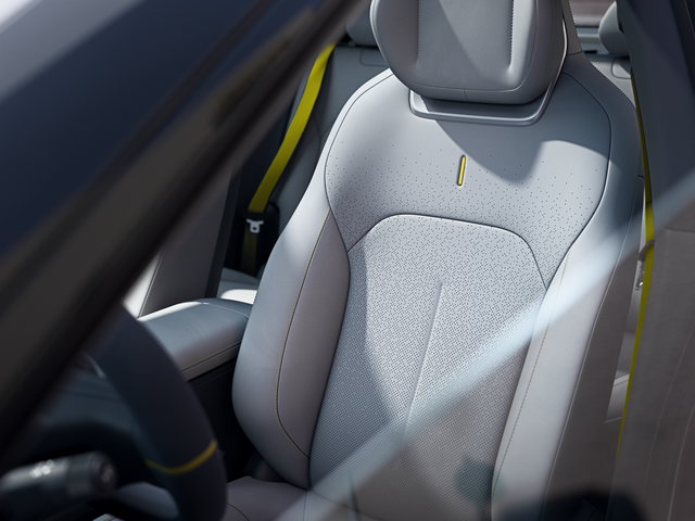 035_e335_fabric_front_seat_HIGH.png
