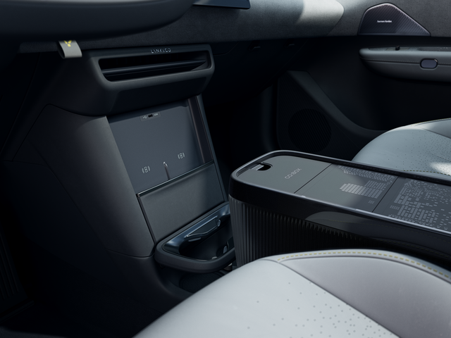 059_e335_wireless_charging_HIGH.png