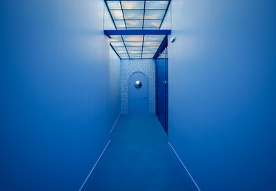 535630-Lynk & Co Madrid Club_Blue corridor-6a200a-original-1713879008