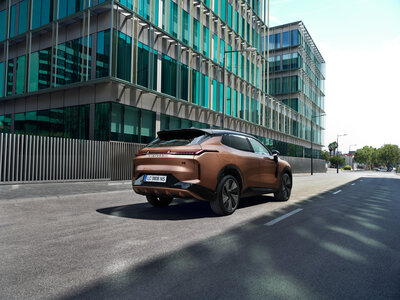 The New 08. Limit Less Campaign _City2.jpg