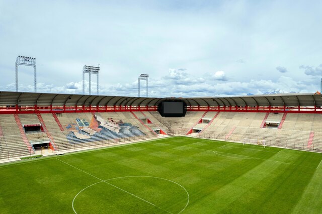 Estadio El Alto - Bose Pro 24.jpg