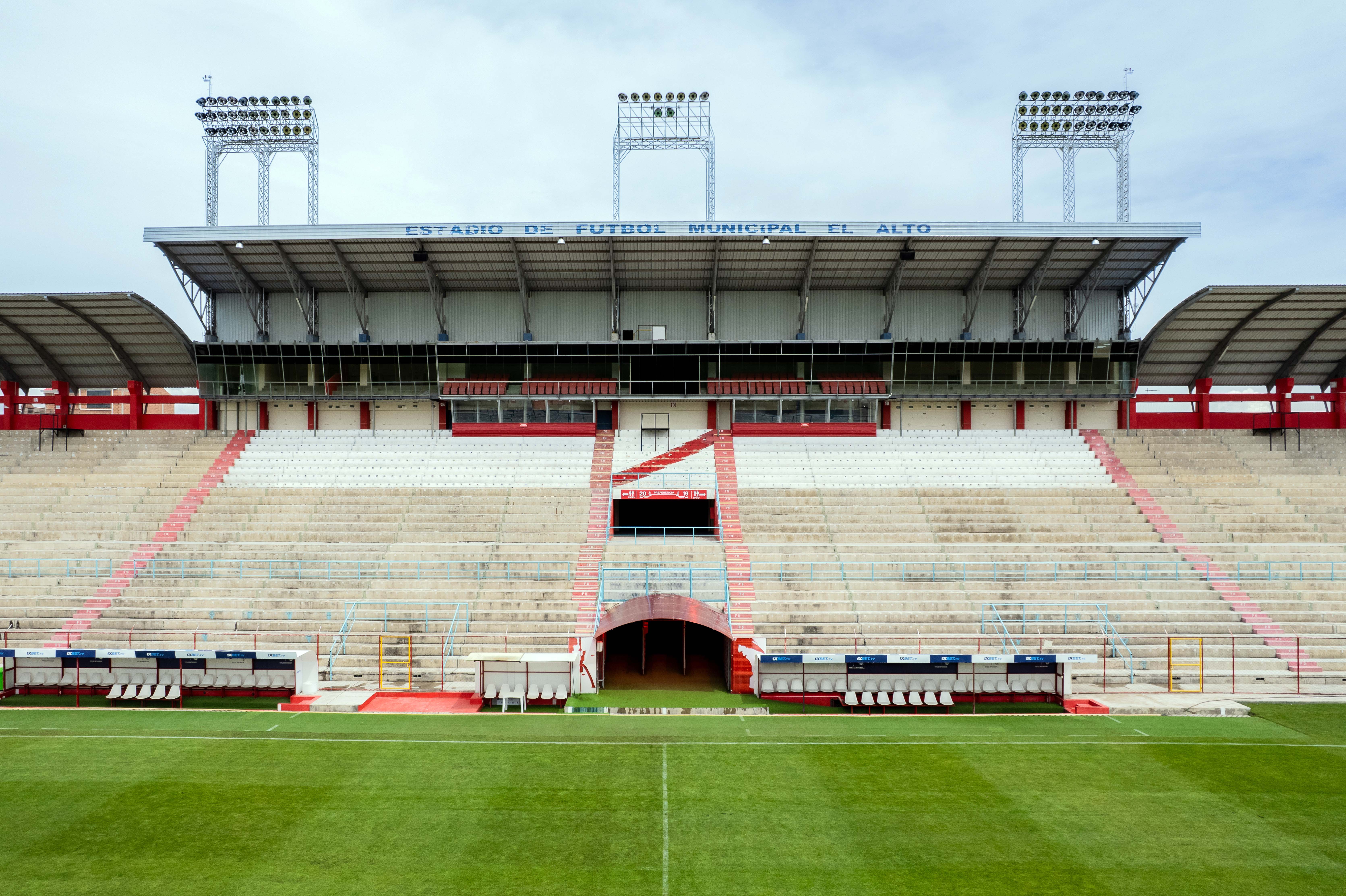 Estadio El Alto - Bose Pro 22.jpg