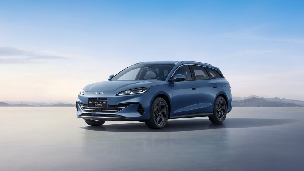 BYD SEAL 6 DM-i TOURING Atlantis Blue Exterior left front 45 degrees.jpg