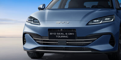 BYD SEAL 6 DM-i TOURING Blue Exterior front of the car.jpg