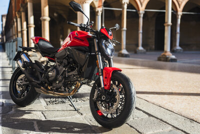 Ducati Monster, Ducati Red, ab CHF 13'490.- 2