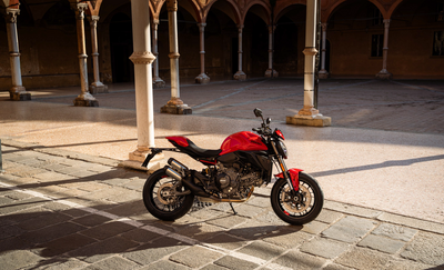 Ducati Monster, Ducati Red, ab CHF 13'490.- 3
