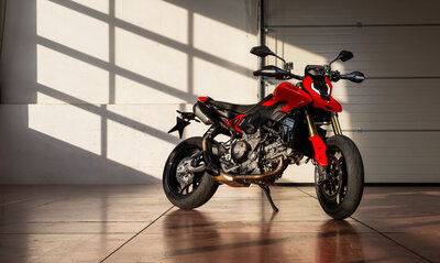 Ducati Hypermotard V2, Ducati Red, ab CHF 15'990.- 2