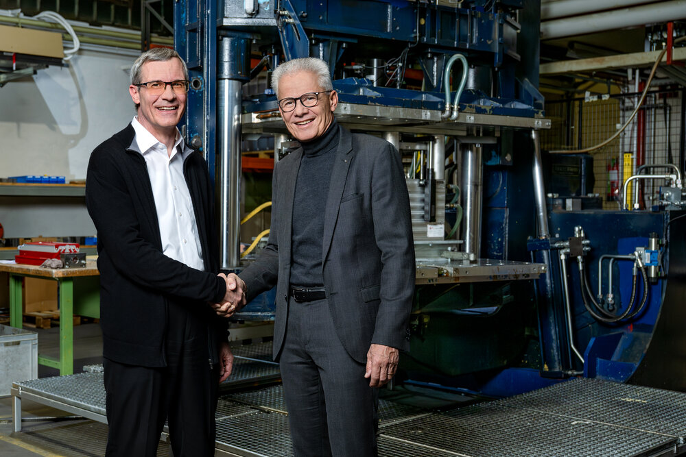 f.l.t.r Jürg Fischer, CEO e presidente del Consiglio di amministrazione di Emaform AG ; Rudolf Obrecht, presidente del Consiglio di amministrazione di F.G. Pfister Holding AG