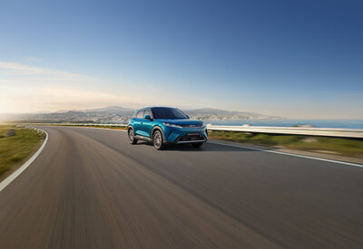 ATTO2_DM-i_LHD_Right front_Road running