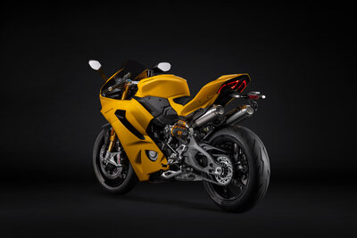 3_Ducati Panigale V2 S