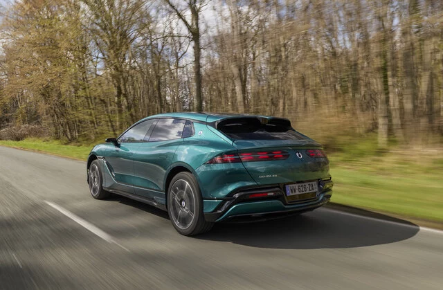 DENZA_Z9GT_01DYNAMIC_011