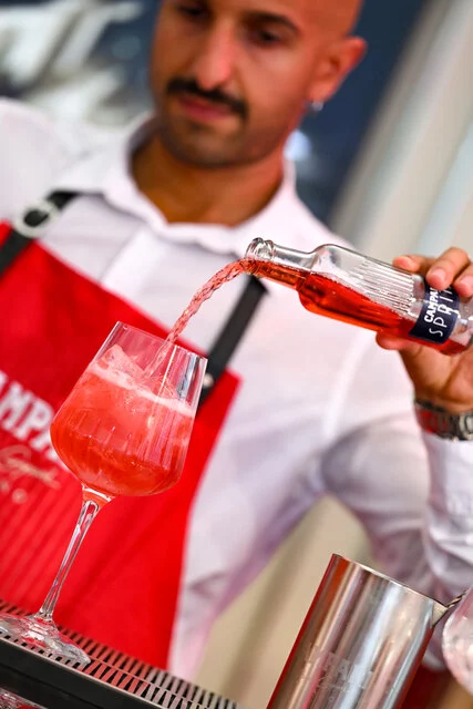 Campari Spritz Ready to Serve_11