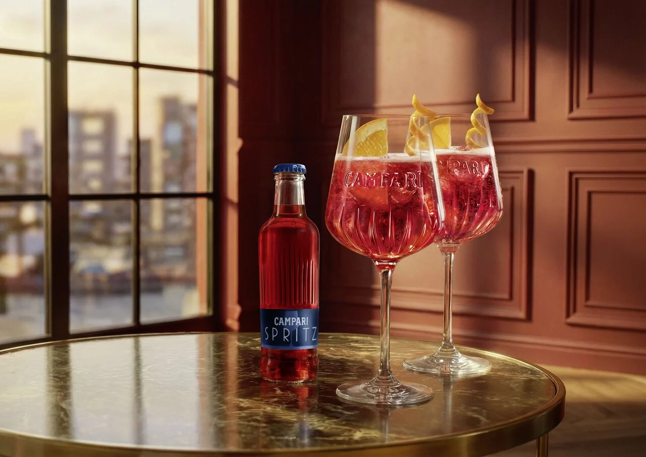 CAMPARI_AMBIENT_Bottle_Pack_Glasses_20_UK_FM_v01_klein.jpg