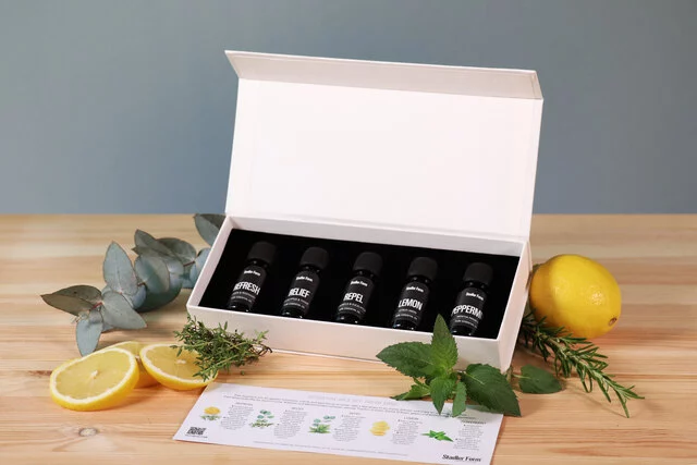 SF_Essential_oils_gift_set_Fresh_Mind_lifestyle1_additional_sheet_open_landscape