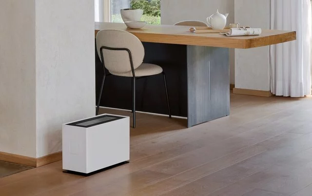 SF_Noah_Pro_white_lifestyle1_livingroom_landscape_klein