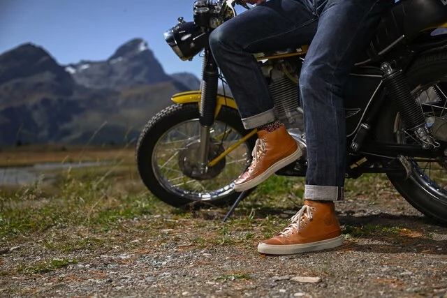 Benci_Brothers_Moodbild Scrambler hellbraun 2