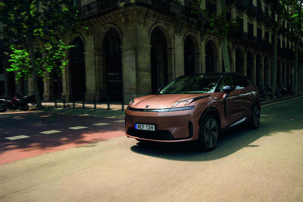 Lynk&Co_08_CarOnly_DSC2384_V04_CMYK.jpeg