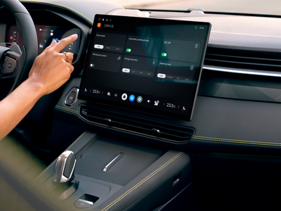 Lynk-Co_Display_Close_10_0067.png