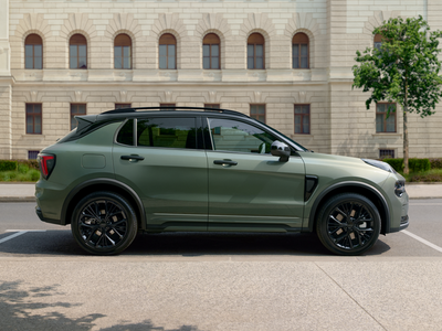 Lynk-Co_Sideview_0001_Crop.png