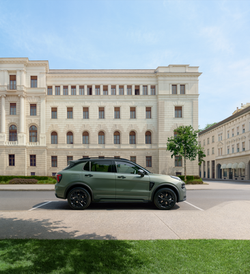 Lynk-Co_Sideview_0001_Extended.png