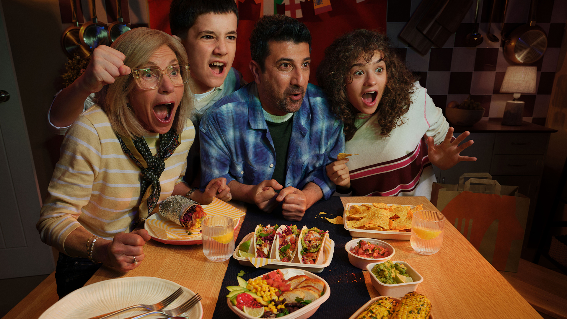 Lifestyle_sRGB_ALL_2026_Football-Moment_The-Family-Dinner_EXP-JUL2026_16x9.jpg