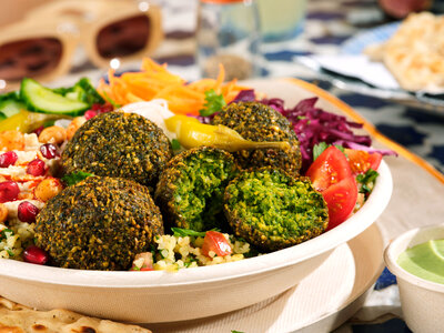 Hybrid_sRGB_ALL_2024_Falafel-Salad_Close-2