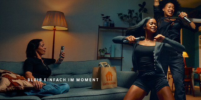 JUS17079 Just Eat DE SJWYA D48 03_Karaoke.jpg