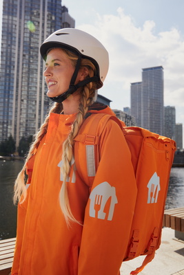 Courier_sRGB_ALL_2022_Courier2-0_Girl-with-backpack-smiling_EXP-DEC2026