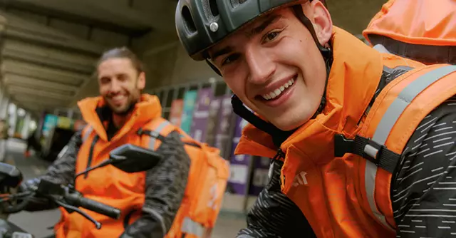 Courier_sRGB_All_2026_Group_Male_754x394