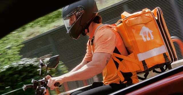 Courier_sRGB_All_2026_20-35_Male_Moped-Driving_Summer_754x394