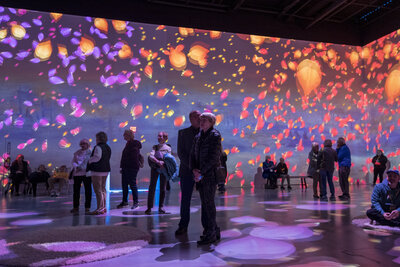 ExhibitionHub_Busy_CCCC5720