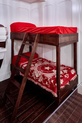 Titantic_Exhibition_Displays_400