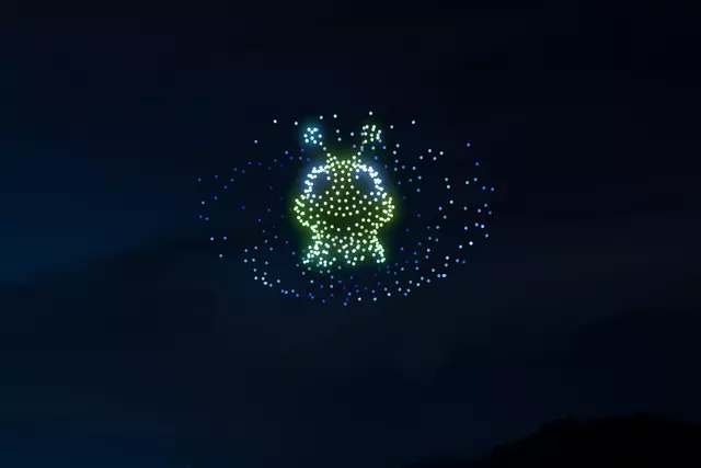 DroneArt Show: Space Chase