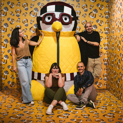 CR-TheFriendsExperience-Google-WL-ResponsivePhoto-P2-1200x1200-FOR-POR