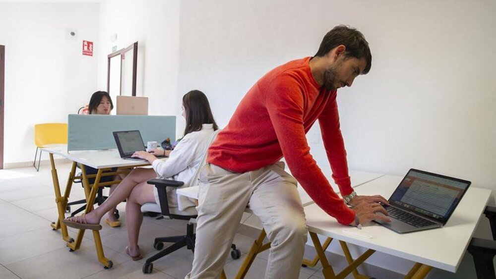 Málaga se convierte en el imán 'low cost' de los nómadas digitales: esto cuesta teletrabajar desd...