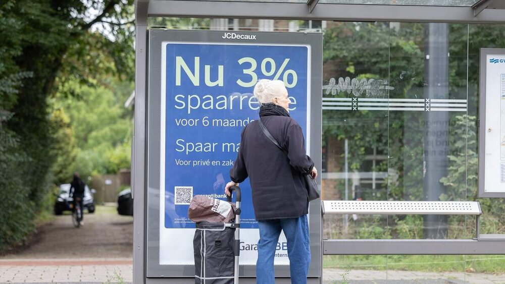 Meeste Nederlandse banken vertikken het om rentes te verhogen: spaarders zien geld verdampen