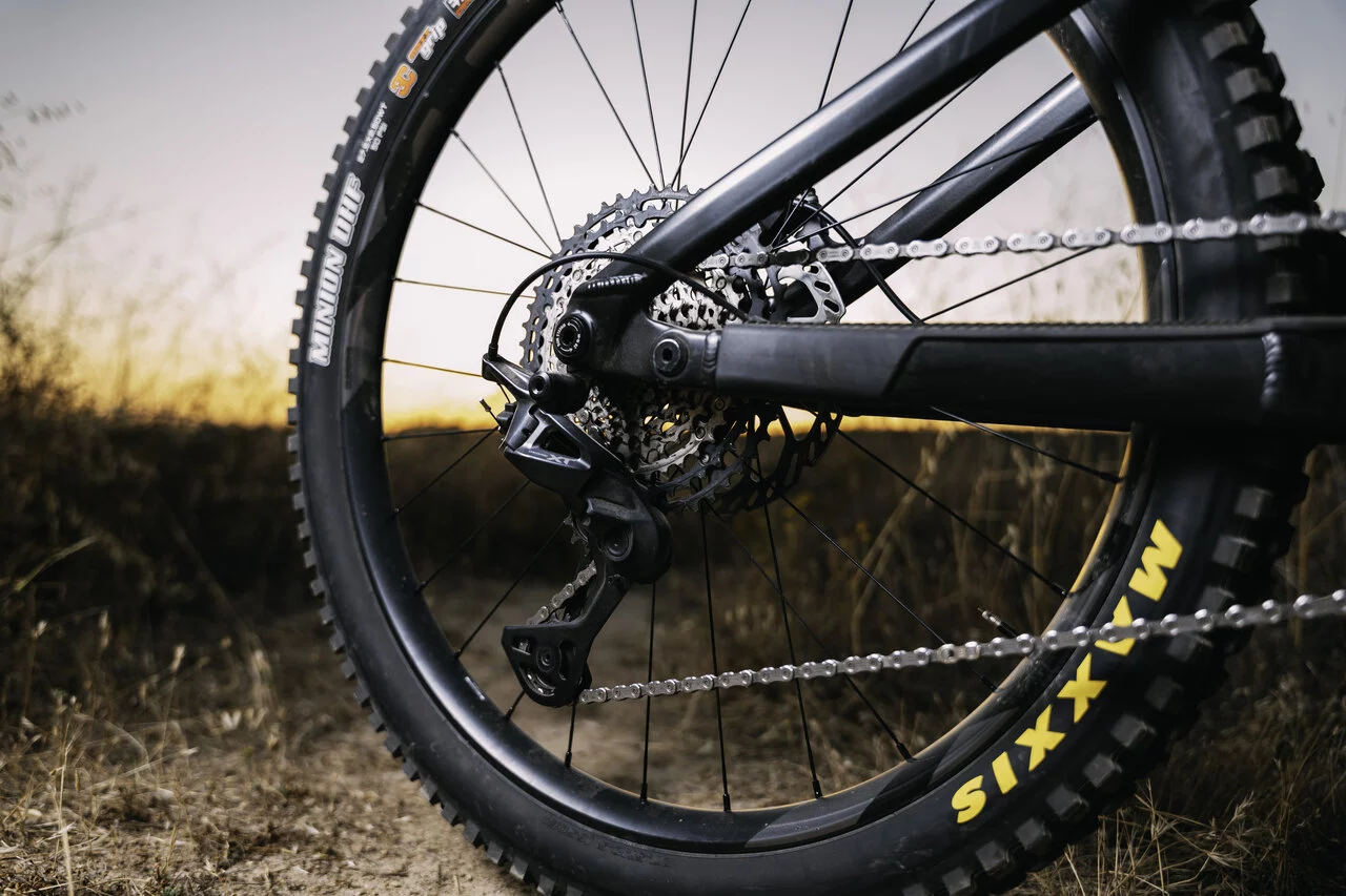 677642-Shimano_DEORE XT M8200 Mech M8200_KFickling_2026_041-b7ffa3-original-1780047515.jpg