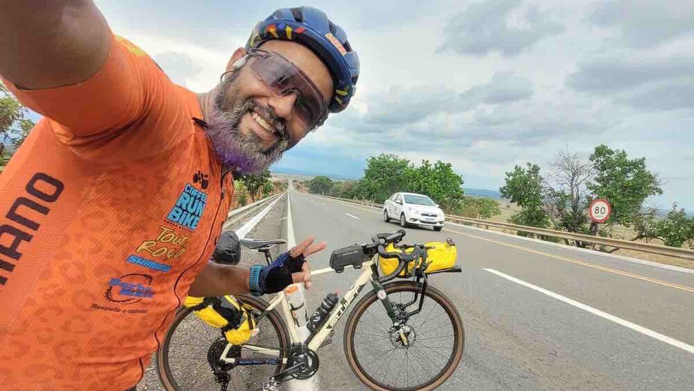 Ultraciclista chega ao Tocantins rumo à COP30 com mensagem verde