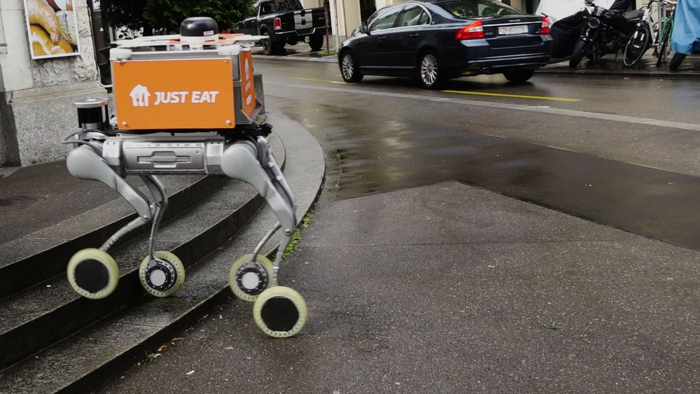Zürich: Erste Essenslieferungen mit einem Roboter-Hund
