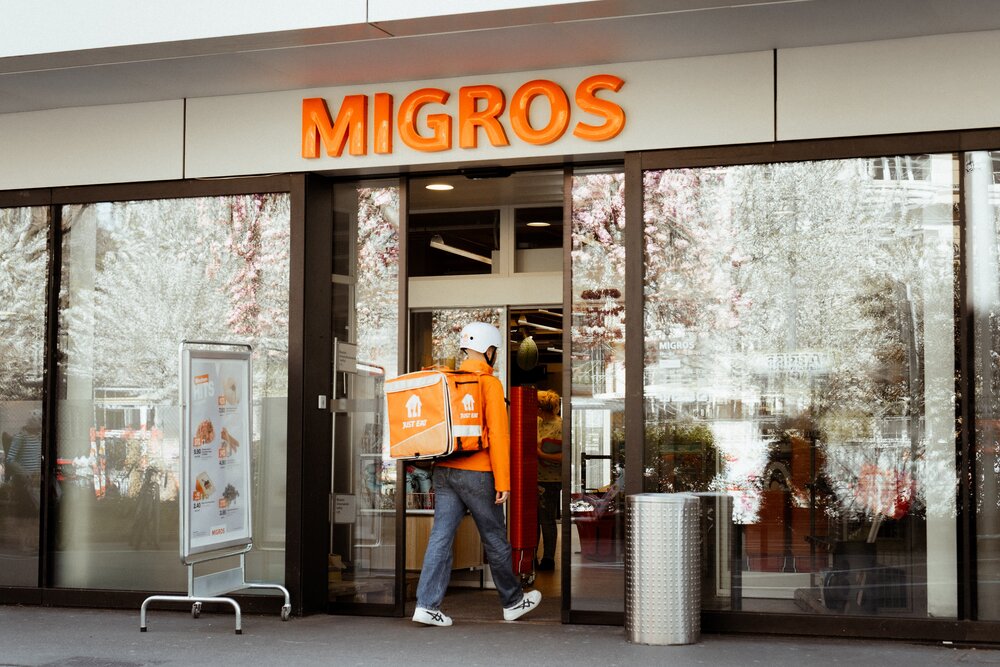 Migros e Just Eat insieme per consegne della spesa in meno di un'ora