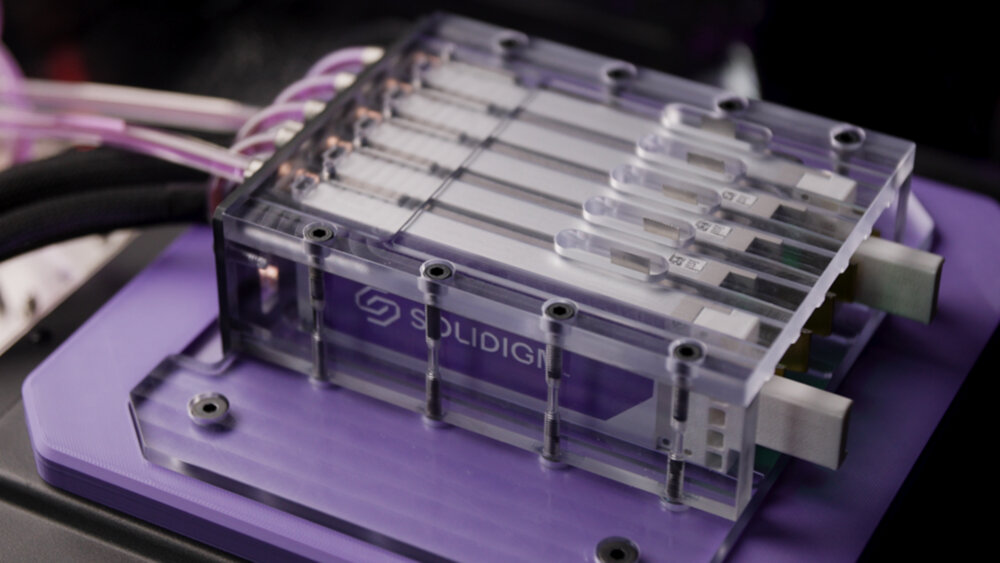 Solidigm Launches World's First Cold-Plate-Cooled eSSD, D7-PS1010 E1.S, For Enterprise Servers