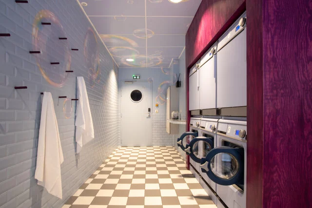 The Social Hub Paris - Laundry Room ©HediHamadache