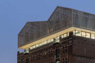 Nederlands Fotomuseum, pakhuis Santos, 'kroon' | Santos warehouse, 'crown' © Iwan Baan