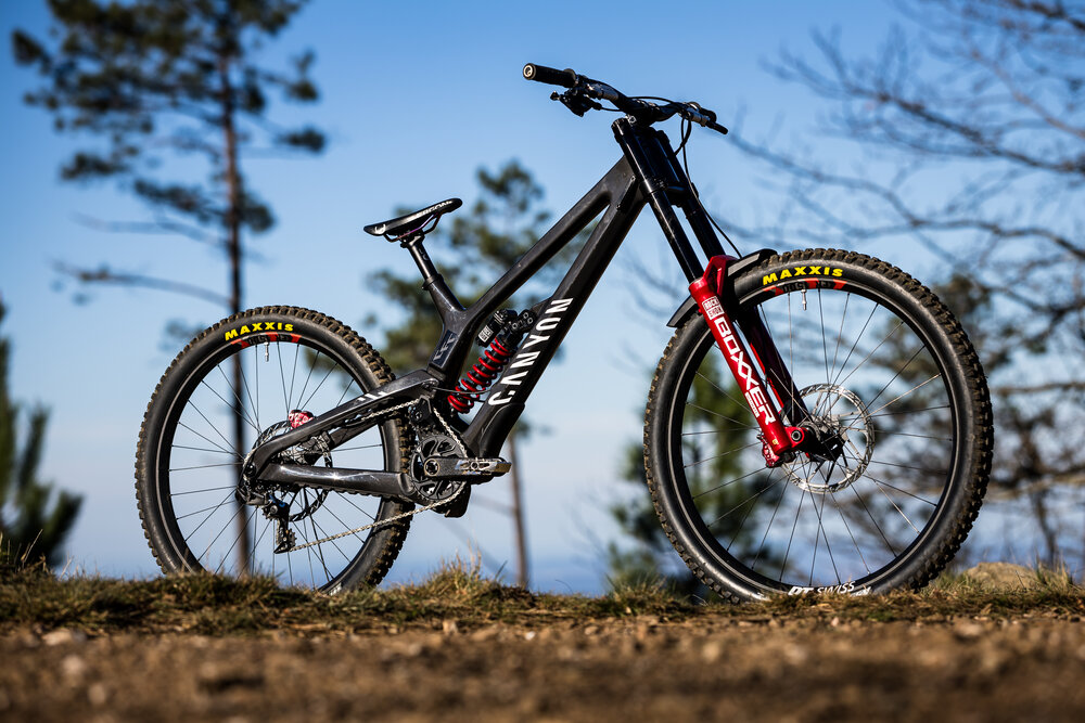 ALL NEW CANYON SENDER CFR DOWNHILL BIKE UNVEILED WITH HIGH PIVOT ALL NEW CANYON SENDER CFR DOWNHILL BIKE UNVEILED WITH HIGH PIVOT