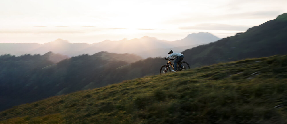 2025_Campaign_MTB World_x_Web_World_01_3840x1660_ALL.jpg