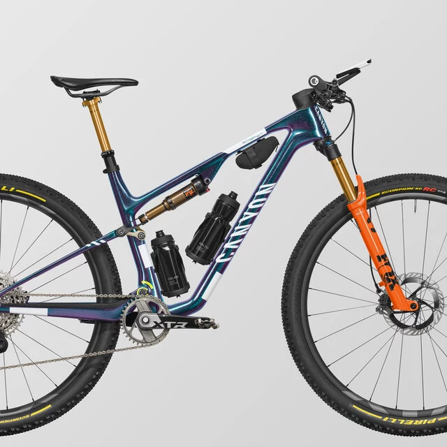 2027_TOP-6_lux-wc_cfr-xtr-di2_4409_M195_P03_fully-equipped_as_jpg