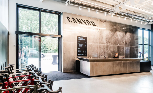 LP-eindhoven-showroom-canyon-02_bk0wpg.jpg