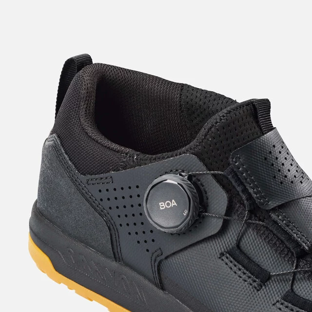 2026_top-2_Apparel_CAYN-Canyon-Loamr-Clip-MTB-shoe_9102452_BK_bootie-construction