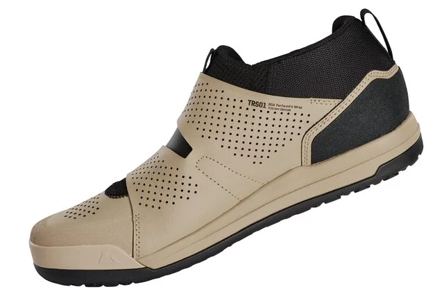 2026_alt-1_Apparel_CAYN-Canyon-Loamr-Clip-MTB-shoe_9102452_BG_medial-view