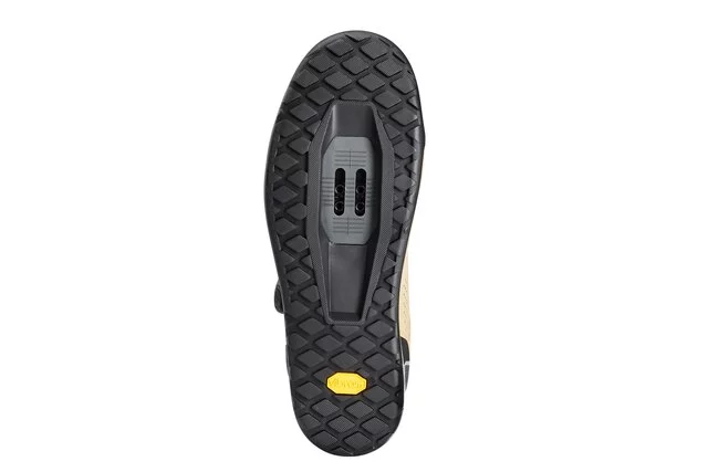 2026_alt-3_Apparel_CAYN-Canyon-Loamr-Clip-MTB-shoe_9102452_BG_bottom-view-single